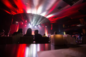 Cosa-non-fare-in-un-club-prive-e-per-scambisti